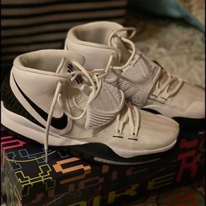 Mens Nike Kyrie 6 high tops - size 11